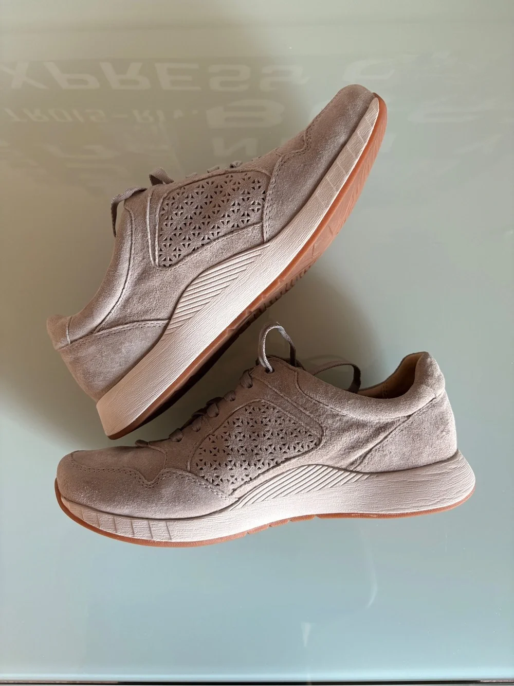 Dansko catie/Gray Suede Lace-Up Sneakers